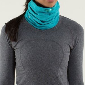 Lululemon Brisk Run Neck Warmer
